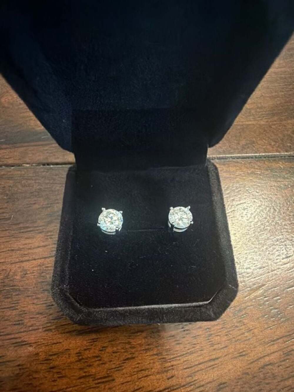 GRA Certified 1 Carat Moissanite Round Brilliant Stud Earrings